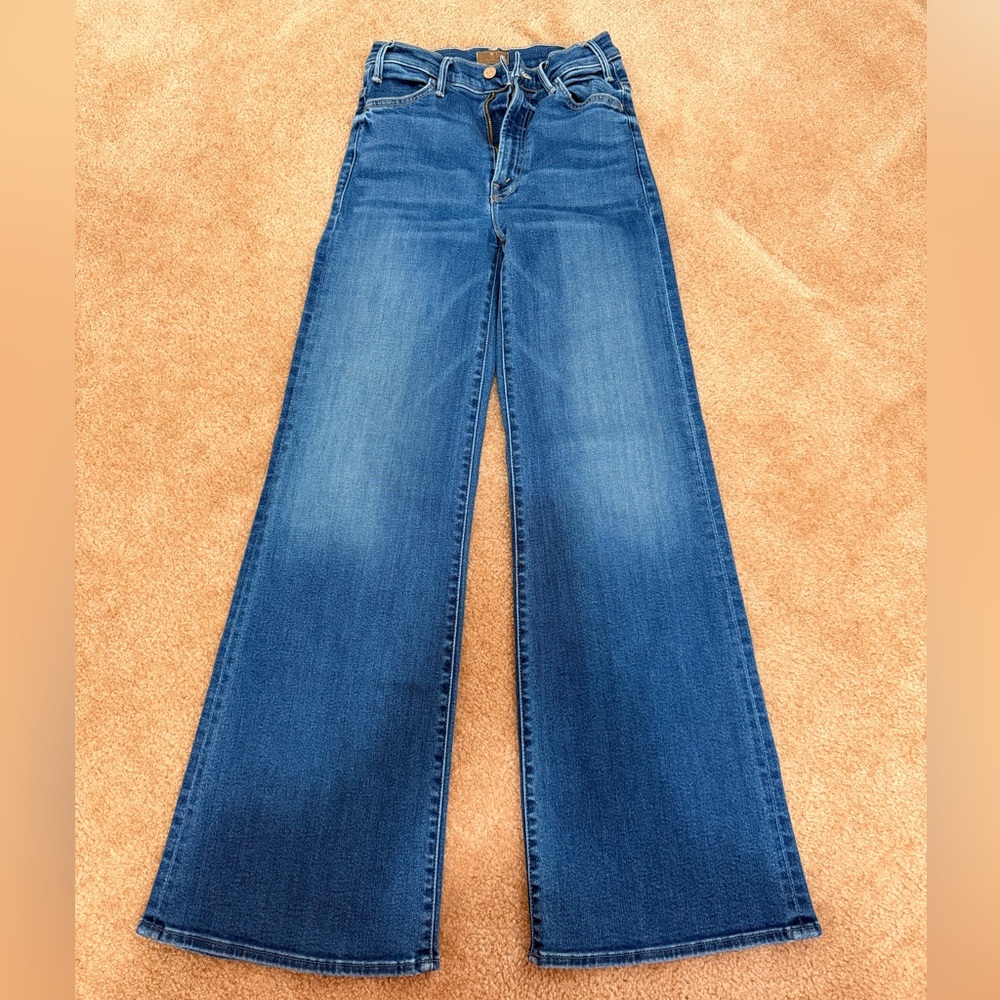 Mother denim The Hustler Roller Sneak Jeans in Easy Does It